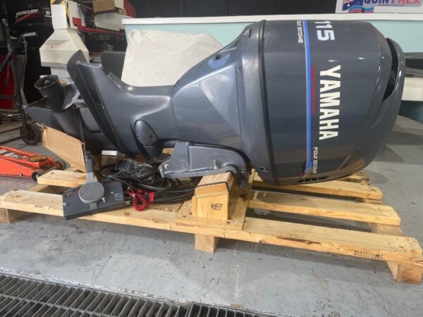 2001 Yamaha F115 HP 4-Cylinder EFI 4-Stroke 20″ (L) Outboard Motor